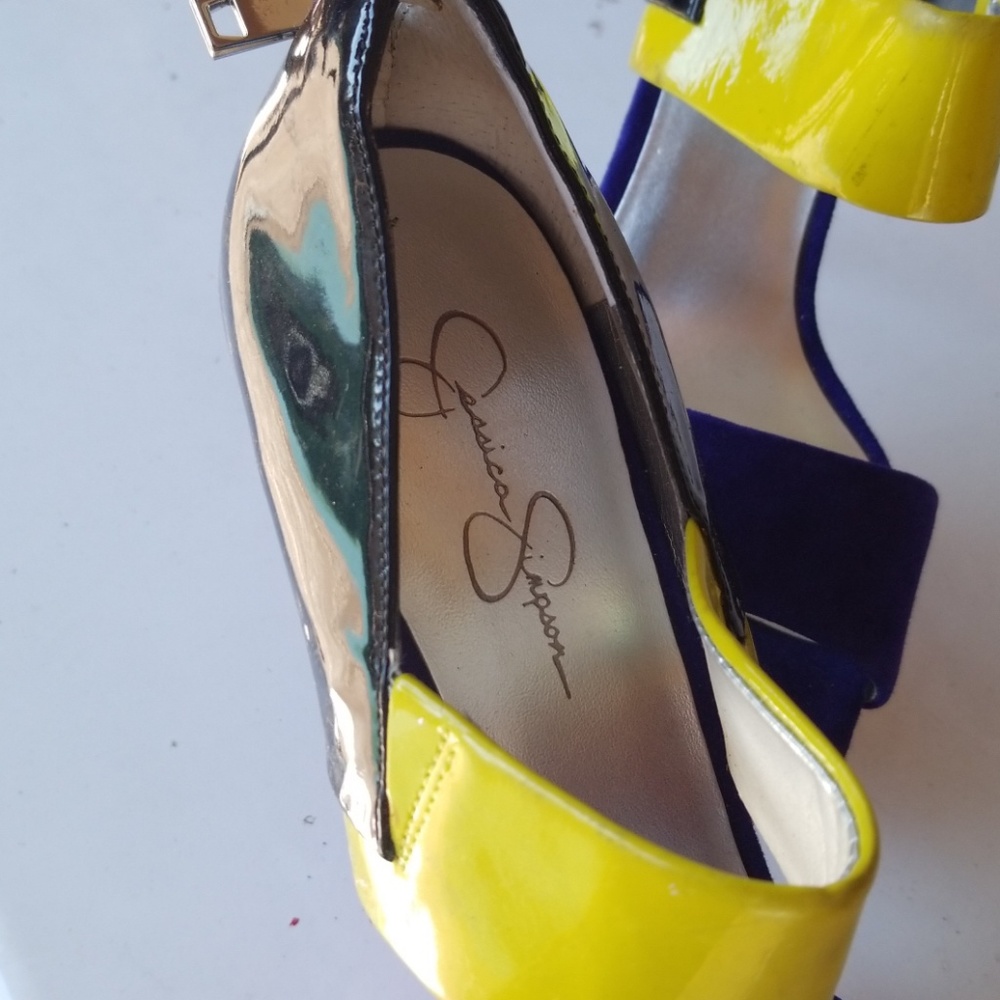 Heels - Picture 2 of 4
